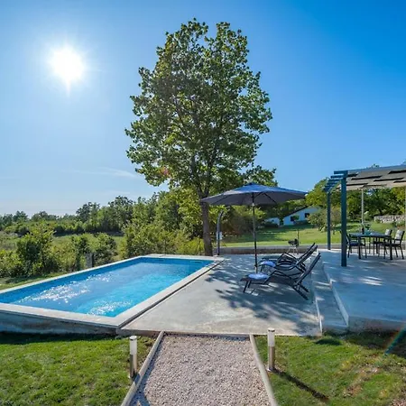 Vila Parizi Villa Pazin