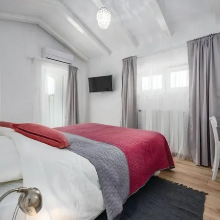 Vila Parizi * Pazin