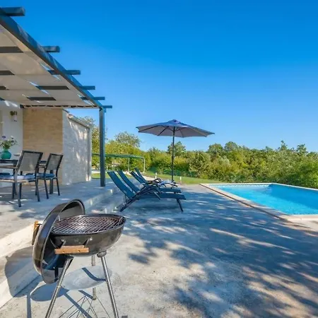 Vila Parizi Villa
