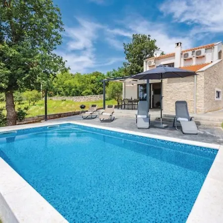 Vila Parizi Villa *